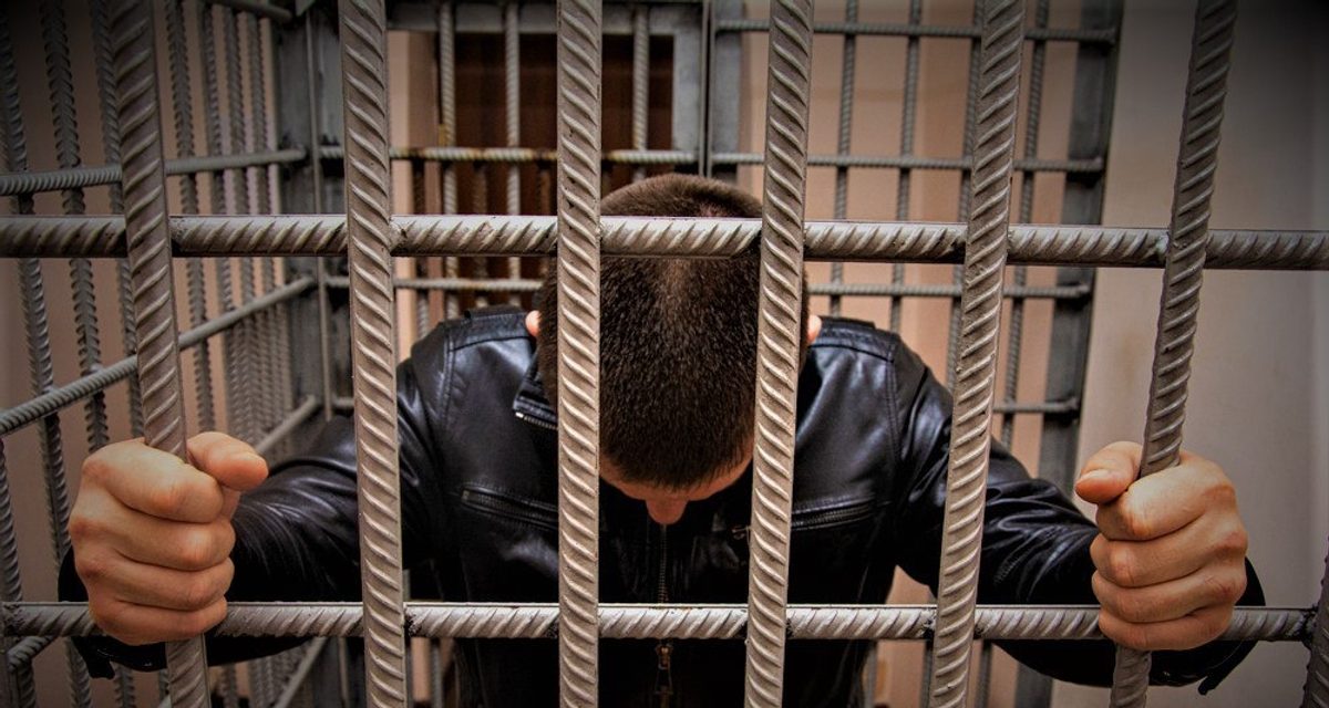 Рязанец устроил приватные порнотрансляции для 500 подписчиков и попал под арест